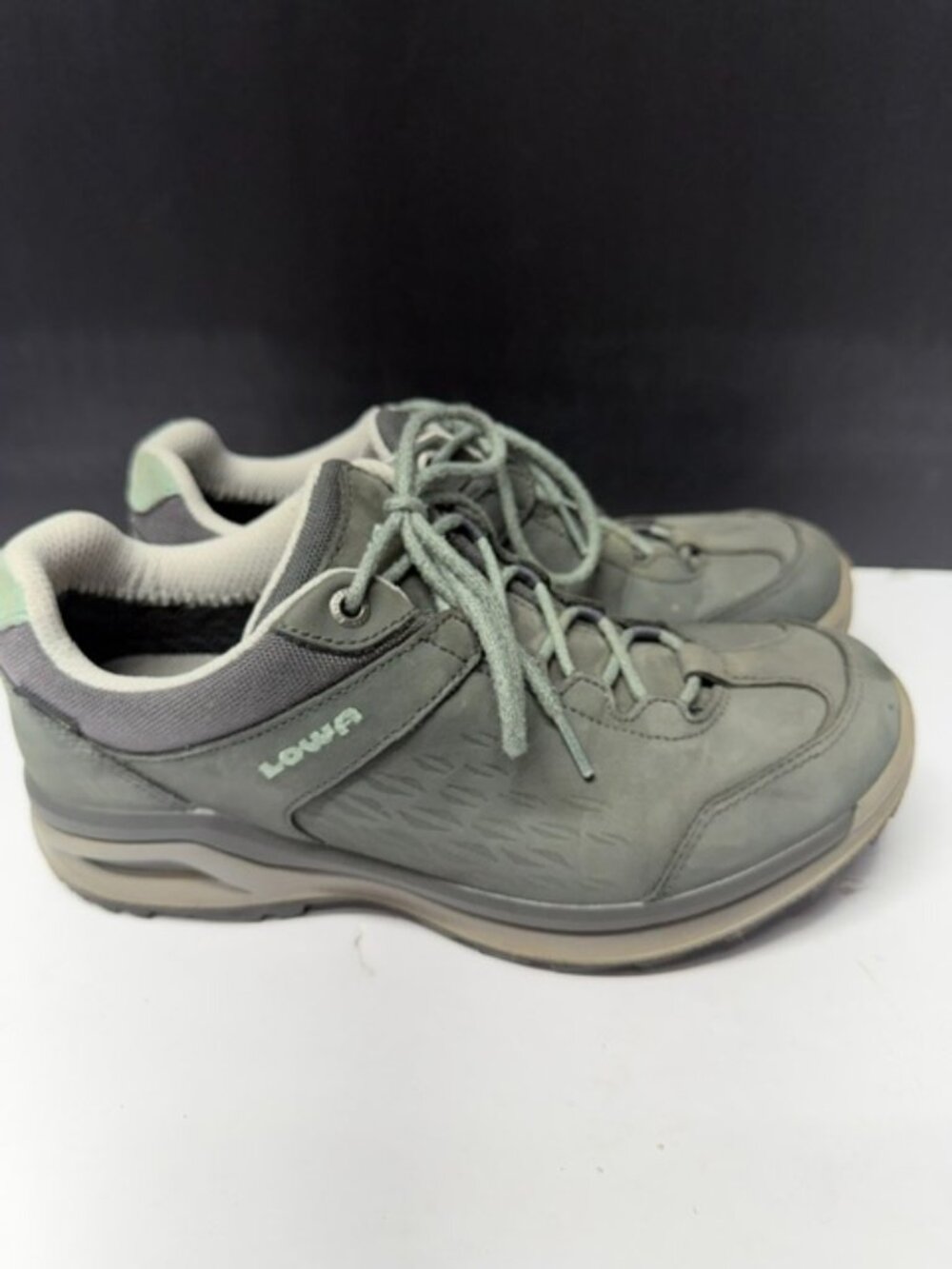 Lowa Locarno GTX Lo Woman's Size 8